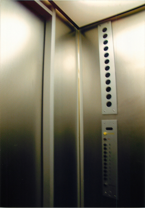 ミラノ　レオナルド・ダ・ビンチホテルのエレベーター
